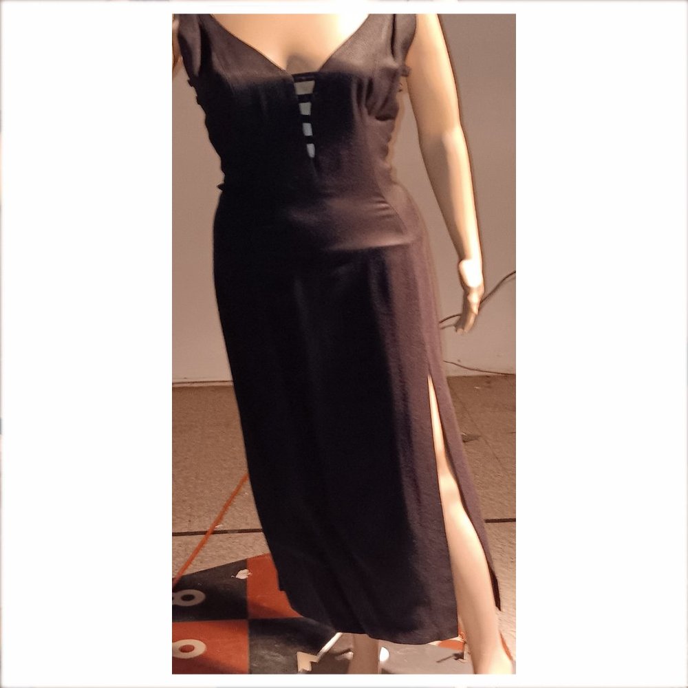 ET AL Sleeveless Black Gown with Leg Split Size 4
